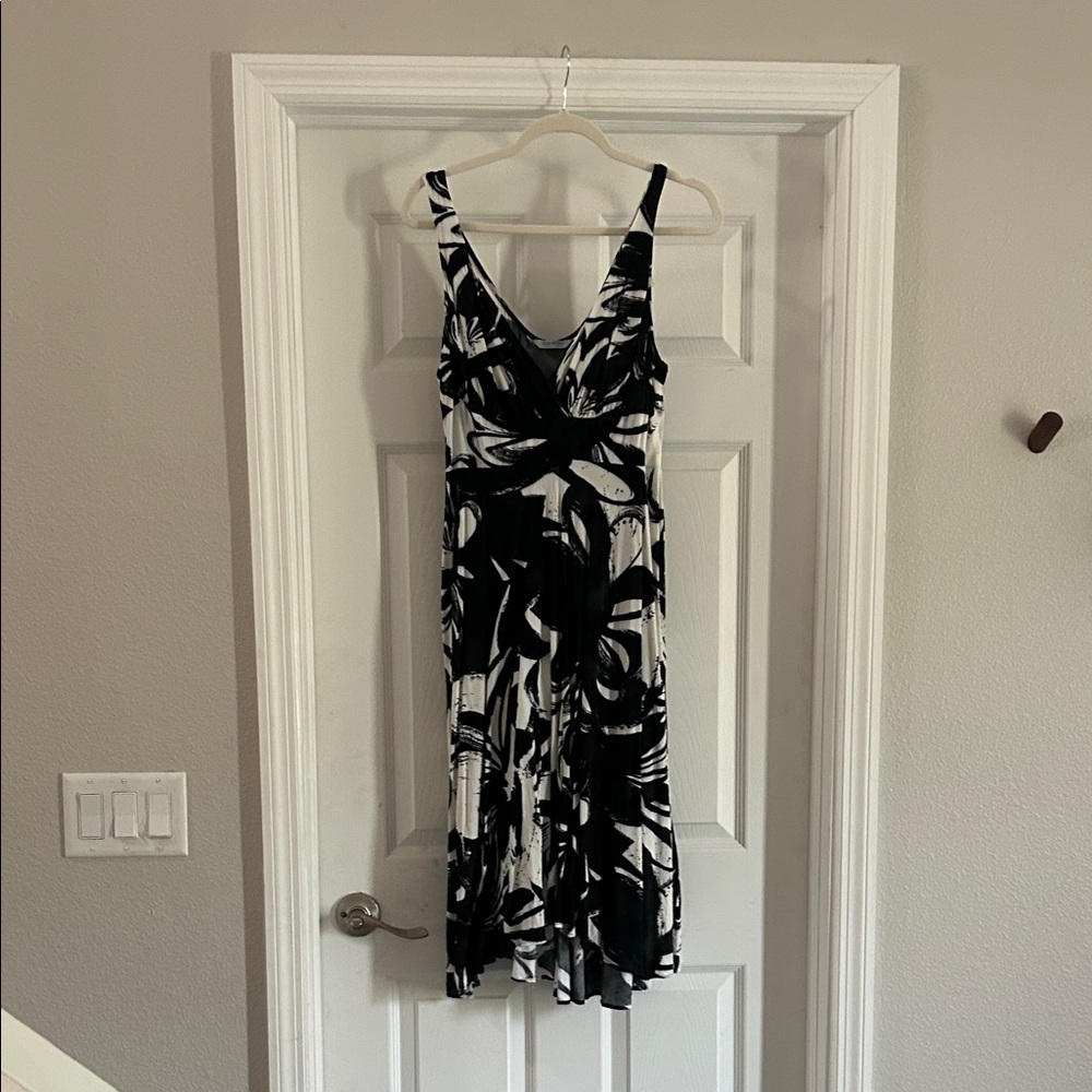Jams World Black and White Floral Midi Dress
